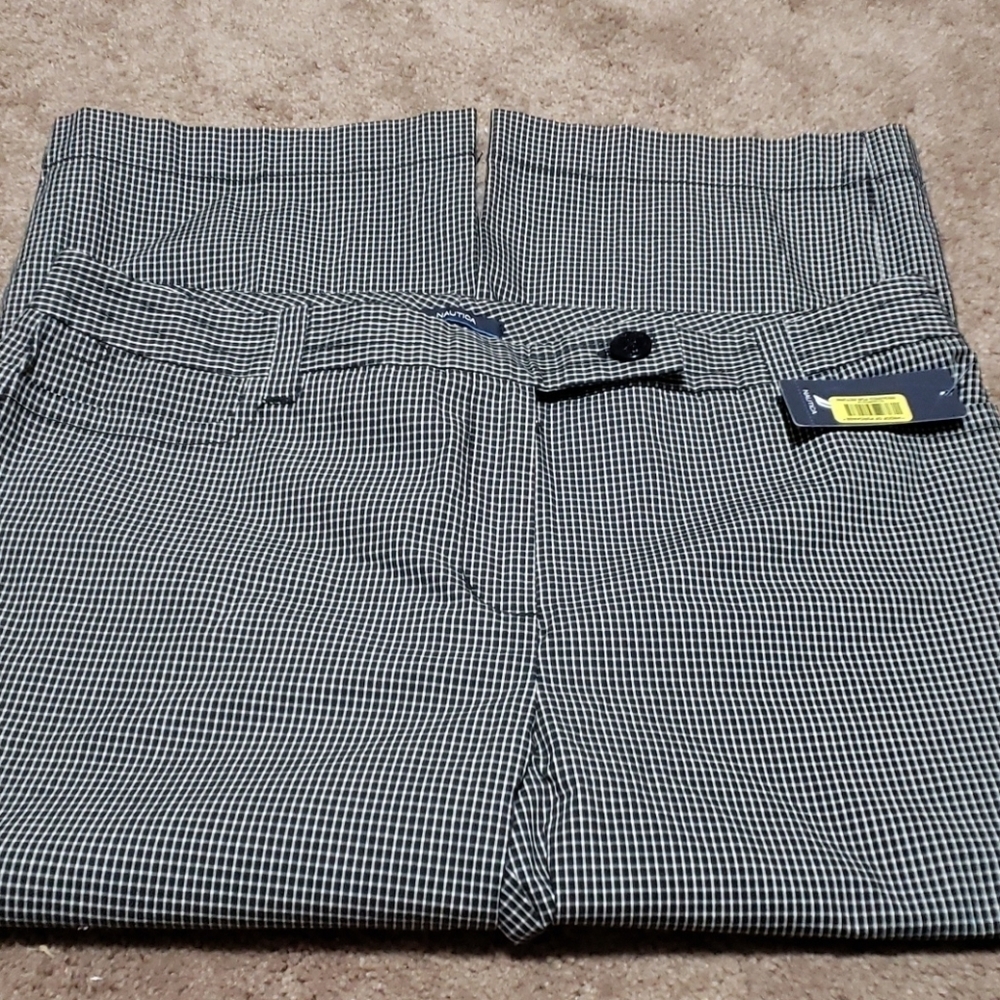 Nautica NWT black white checkered capris